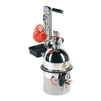 Установка для замены тормозной жидкости 5 л. с комплектом крышек RAASM 10805